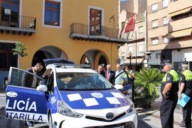 Hoy han sido presentados dos nuevos coches policiales para la Policía Local de Alcantarilla