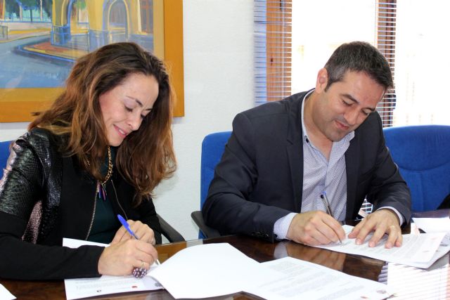 La Escuela Superior de Arte Dramático de Murcia entra en escena en Alcantarilla, con la firma de un convenio de colaboración con el Ayuntamiento