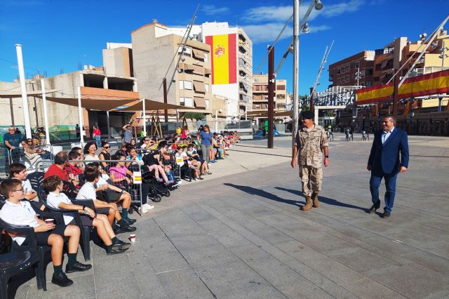 Todos los alumnos de 5° de Primaria de Alcantarilla participan con sus dibujos en el Homenaje a la Bandera