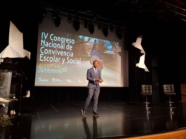 Comienza el Congreso de Convivencia Escolar y Social con la ponencia del Premio Princesa de Girona Ousman Umar